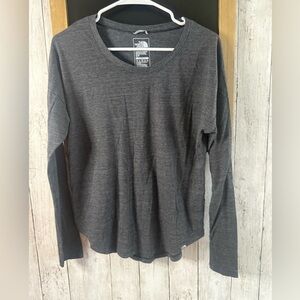 The North Face Tee Shirt Womens S Gray Classic Fit Long Sleeve Performance 109